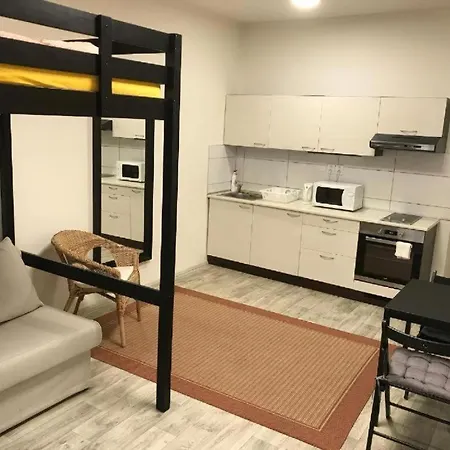 4 Person Great For Two Couples Or A Family *