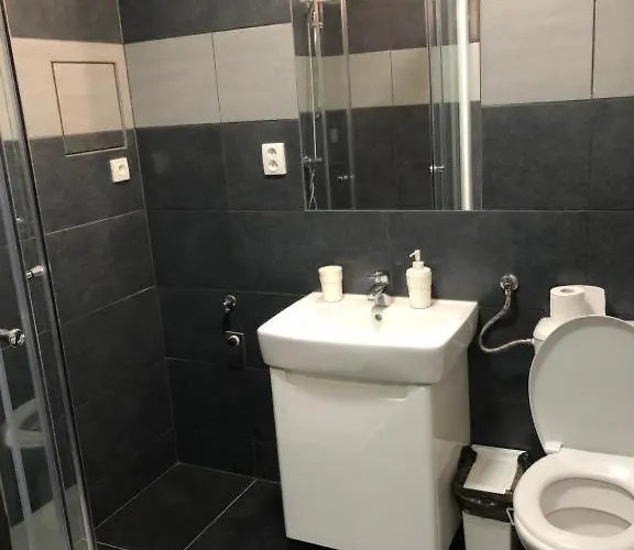 4 Person Great For Two Couples Or A Family Lägenhet *